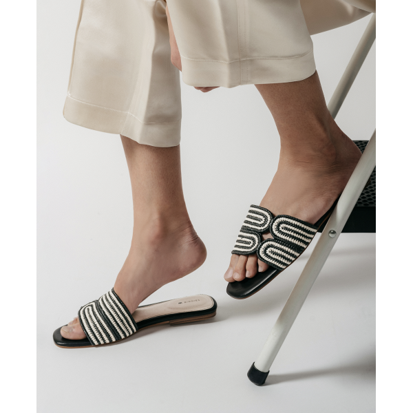 The Kiwi - Black Raffia